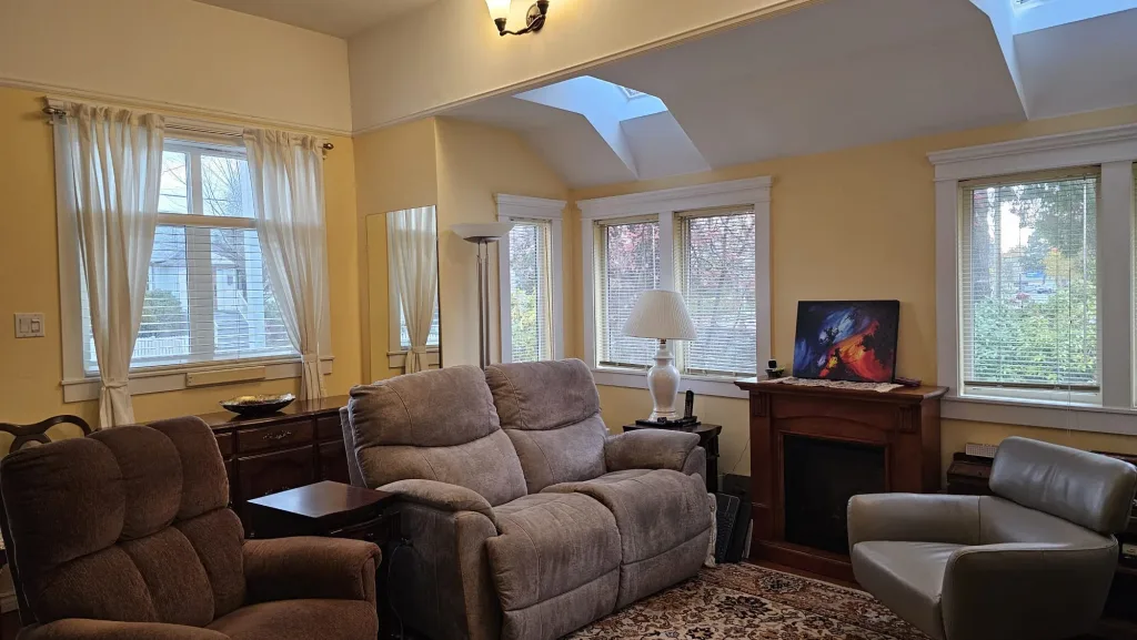 Quiet and Comfortable Oak Bay Home